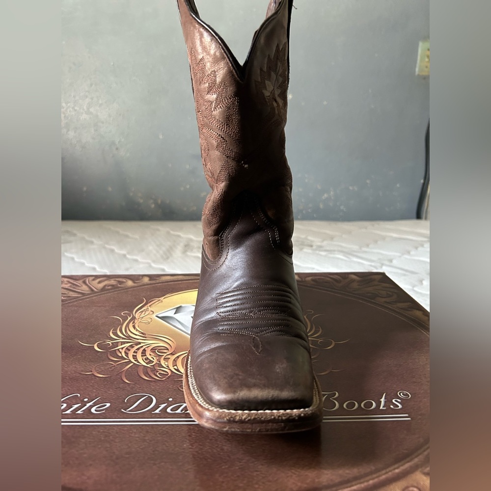 heyyy! I’m selling these cowboy boots